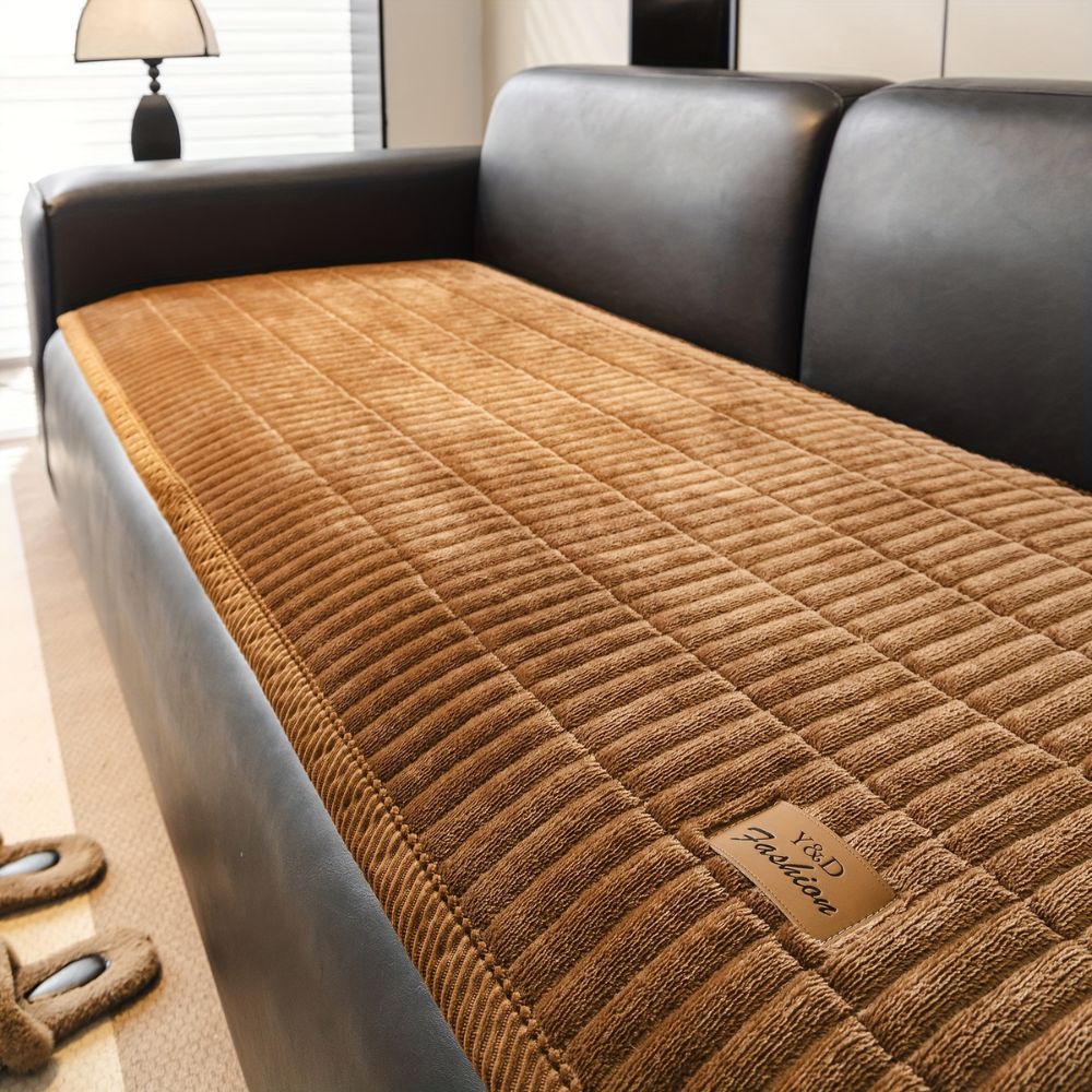 Cozy Quilted Couch Cover – Soft Non-Slip Sofa Protector