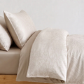 Moka Bettwäsche Jacquard Taupe – Szene 3