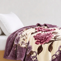 Violette Plüschdecke Lila Rosen – Szene 3