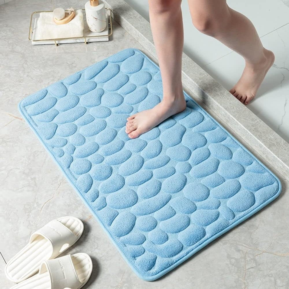 Casa Cobblestone Embossed Bath Mat – Soft Non-Slip Versatile Floor Mat